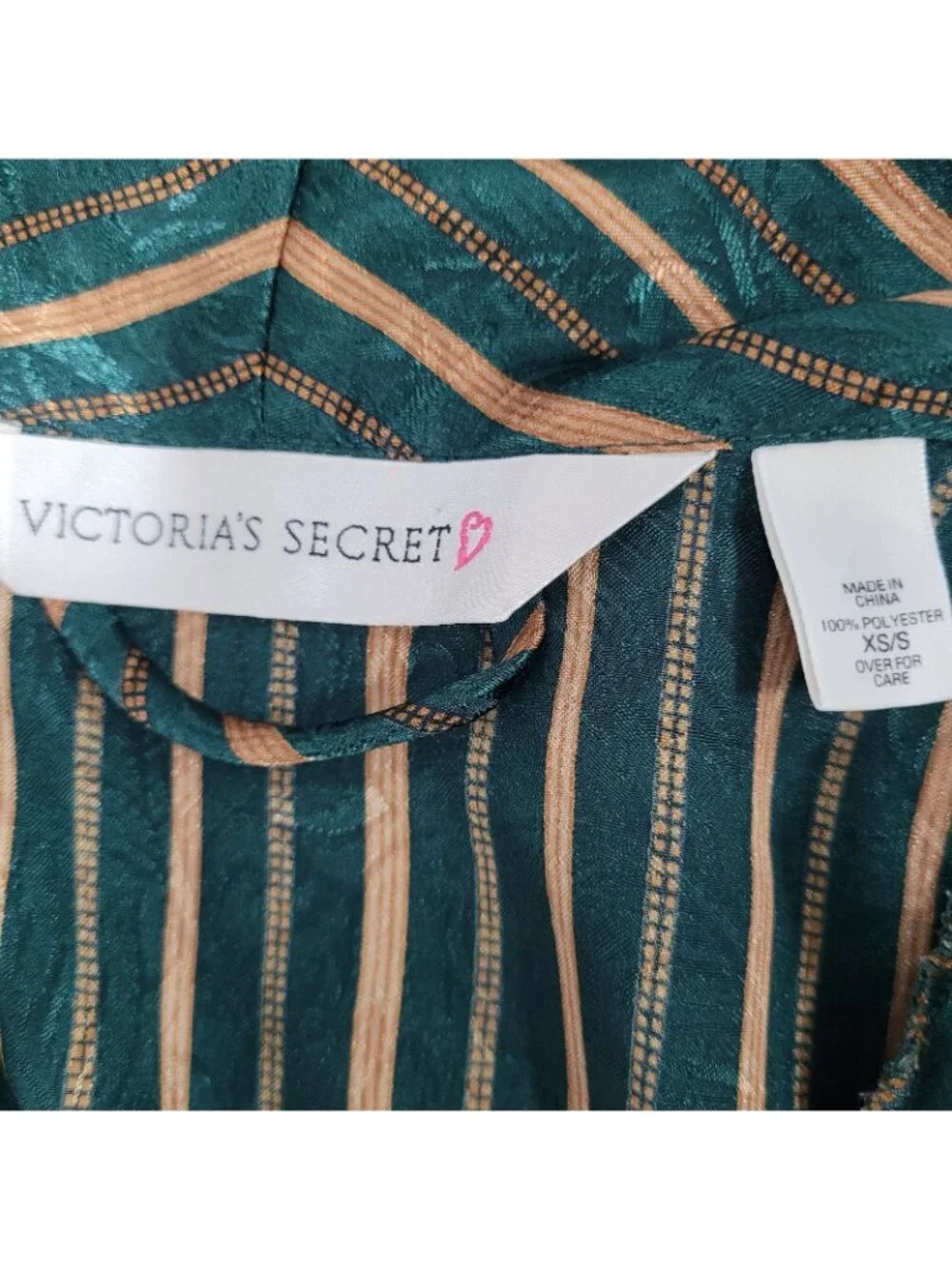 Victoria's Secret Green Satin Lightweight Pockets Long Sleeve Robe Size XS/S